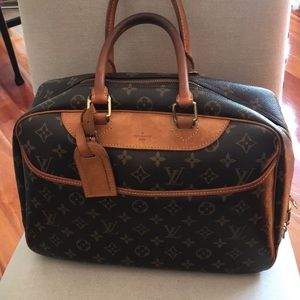 Vintage Authentic Louis Vuitton Deauville bag
